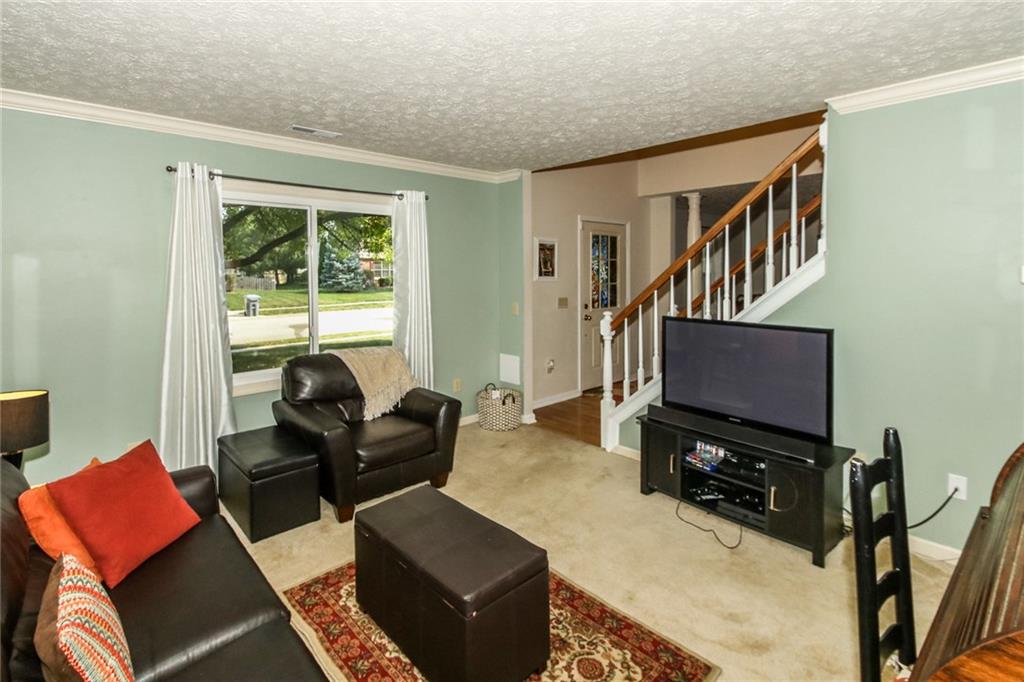 7725 Hidden Ridge Fishers, IN 46038 - Photo 6 of 24 Gallery Image 6