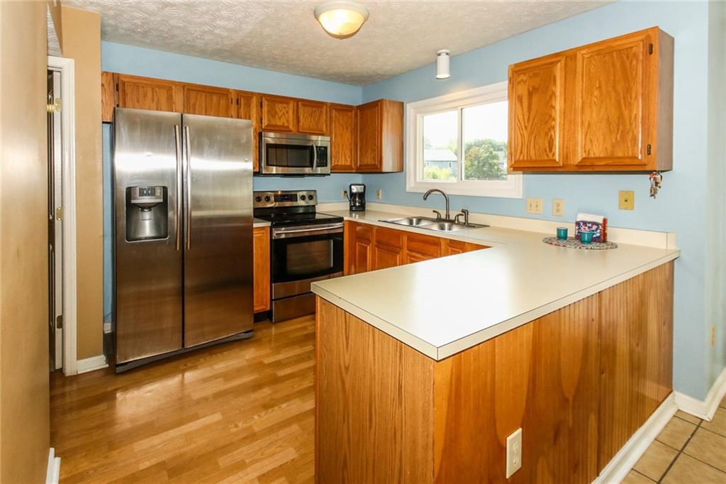 7725 Hidden Ridge Fishers, IN 46038 - Photo 8 of 24 Gallery Image 8