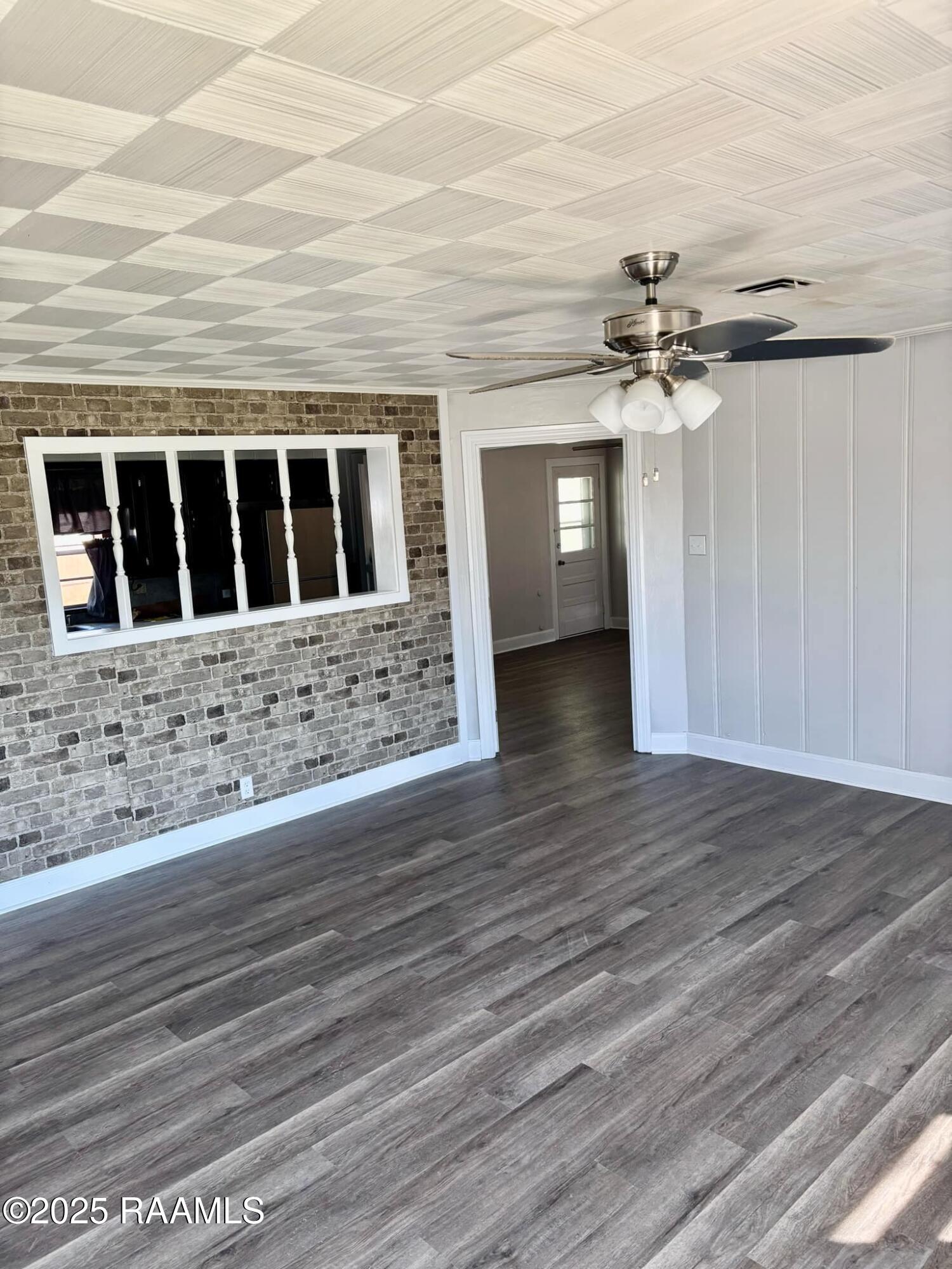 1107 Railroad Street Pine Prairie, LA 70586 - Photo 7 of 15 715abba0-4e83-4c7d-a24a-92de4143a56e