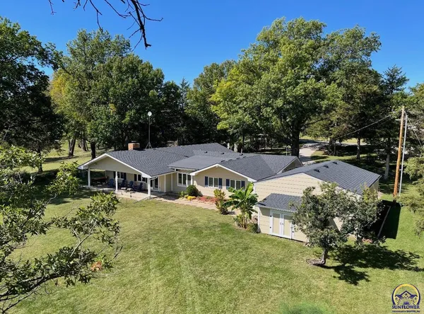 7 Lakeshore Drive, Emporia, KS 66801