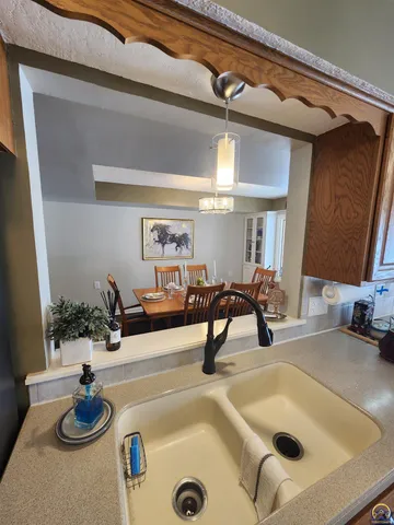 $359,000 | 7 Lakeshore Drive, Emporia, KS 66801