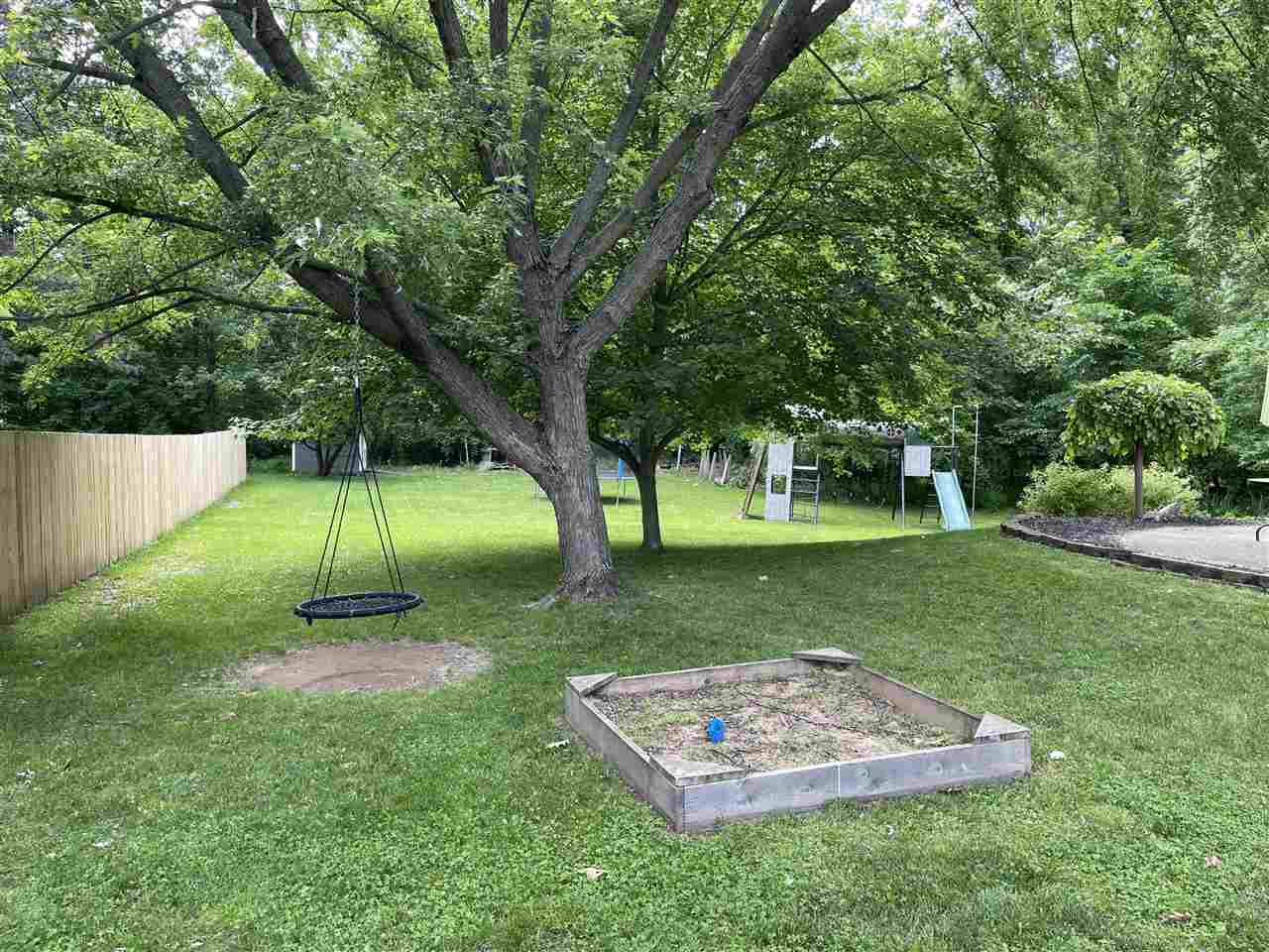 6196 Kings Shire Road Grand Blanc, MI 48439 - Photo 42 of 42 50078218-42.JPG