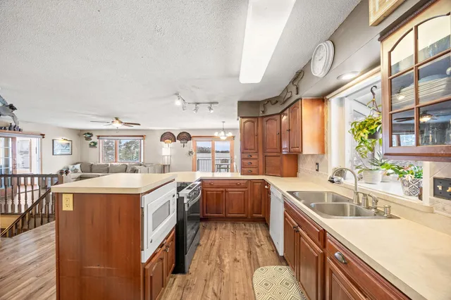 $450,000 | 16452 90th Street, Brownton, MN 55312