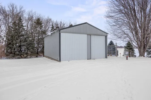 $450,000 | 16452 90th Street, Brownton, MN 55312