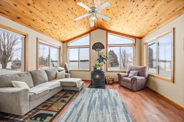 $450,000 | 16452 90th Street, Brownton, MN 55312