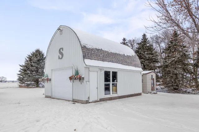 $450,000 | 16452 90th Street, Brownton, MN 55312