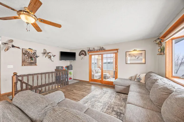 $450,000 | 16452 90th Street, Brownton, MN 55312