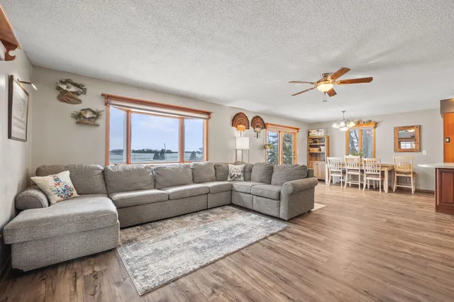 $450,000 | 16452 90th Street, Brownton, MN 55312