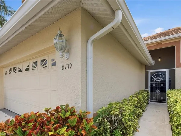 $479,900 | 8139 Palomino Drive, Unit 35, Naples, FL 34113