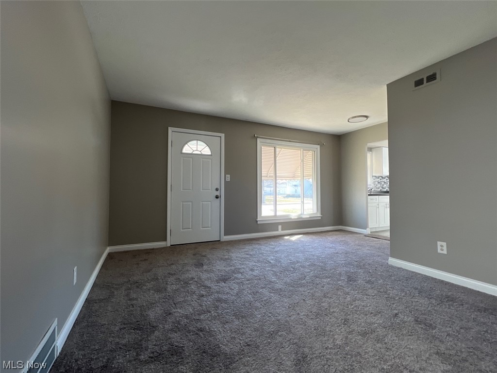 30005 Phillips Avenue Wickliffe, OH 44092 - Photo 7 of 21 front