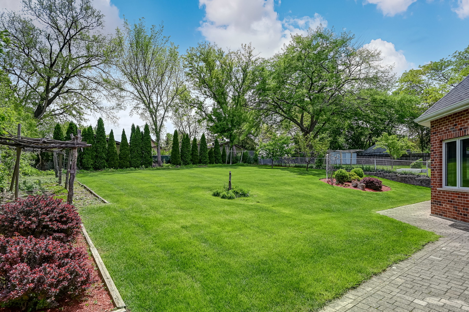 8827 Palisades Road Burr Ridge, IL 60527 - Photo 34 of 35 Gallery Image 34