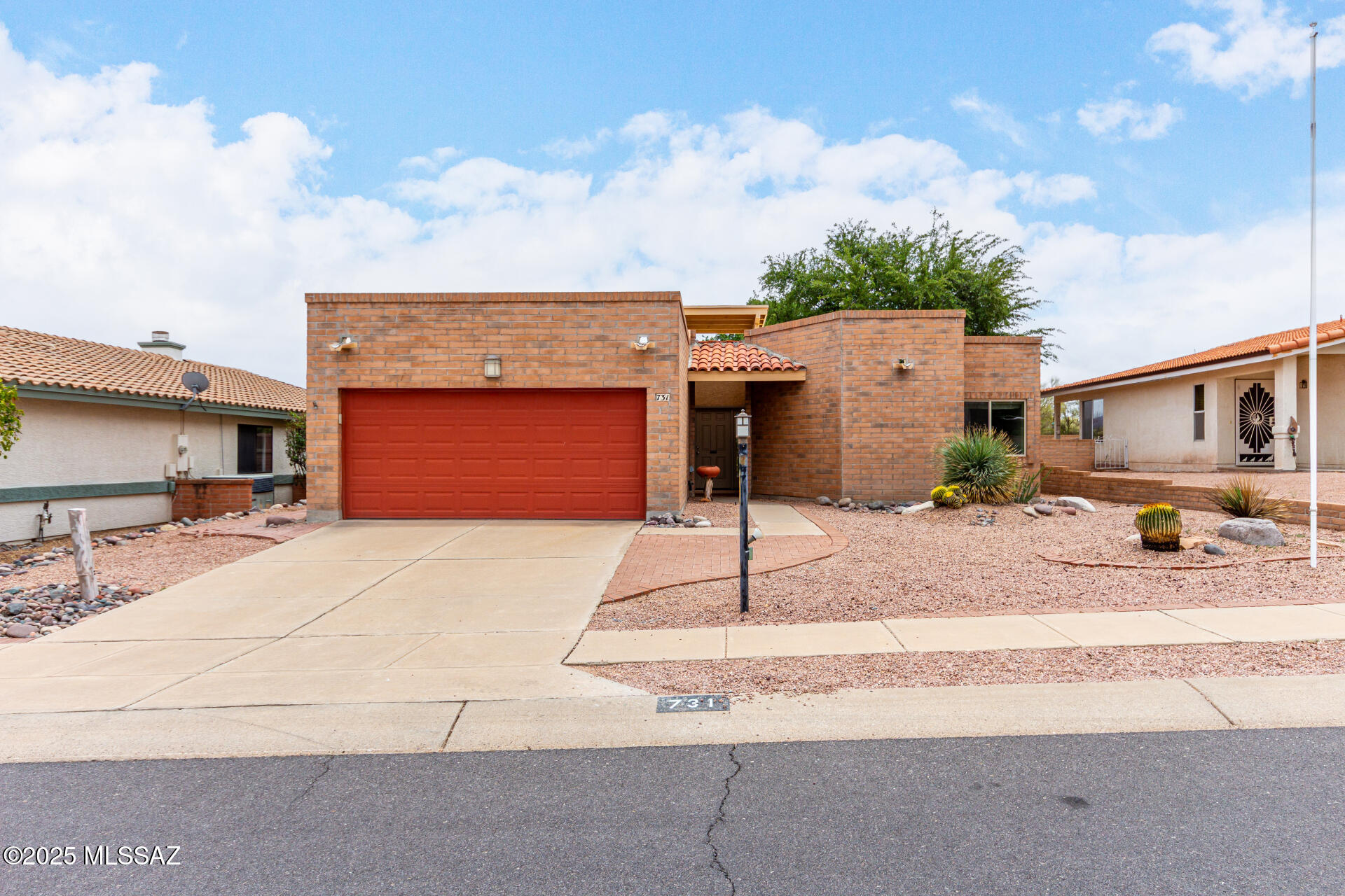 731 West Rio Moctezuma Green Valley, AZ 85614 - Photo 1 of 26 Gallery Image 1