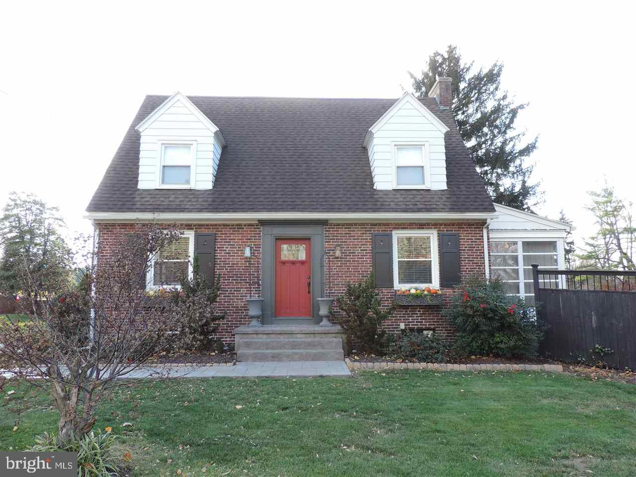 438 Locust Grove Road York, PA 17402 - Photo 1 of 36 Gallery Image 1
