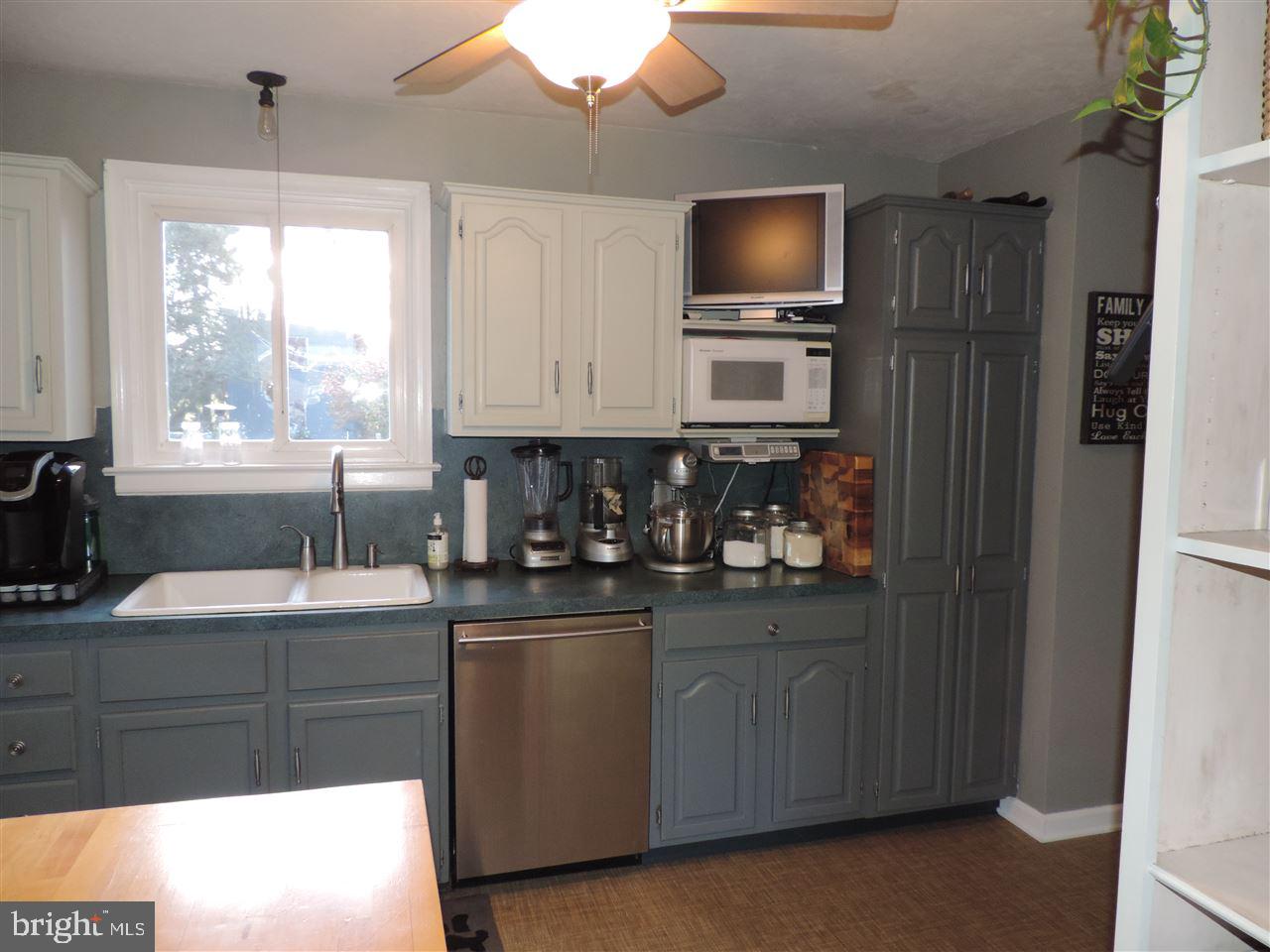 438 Locust Grove Road York, PA 17402 - Photo 11 of 36 Gallery Image 11