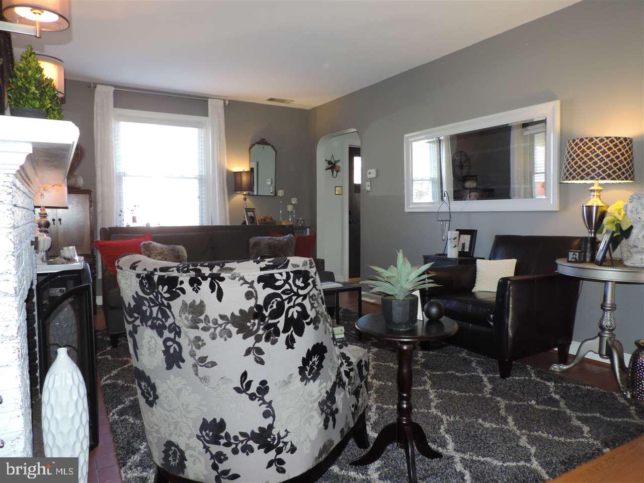 438 Locust Grove Road York, PA 17402 - Photo 4 of 36 Gallery Image 4