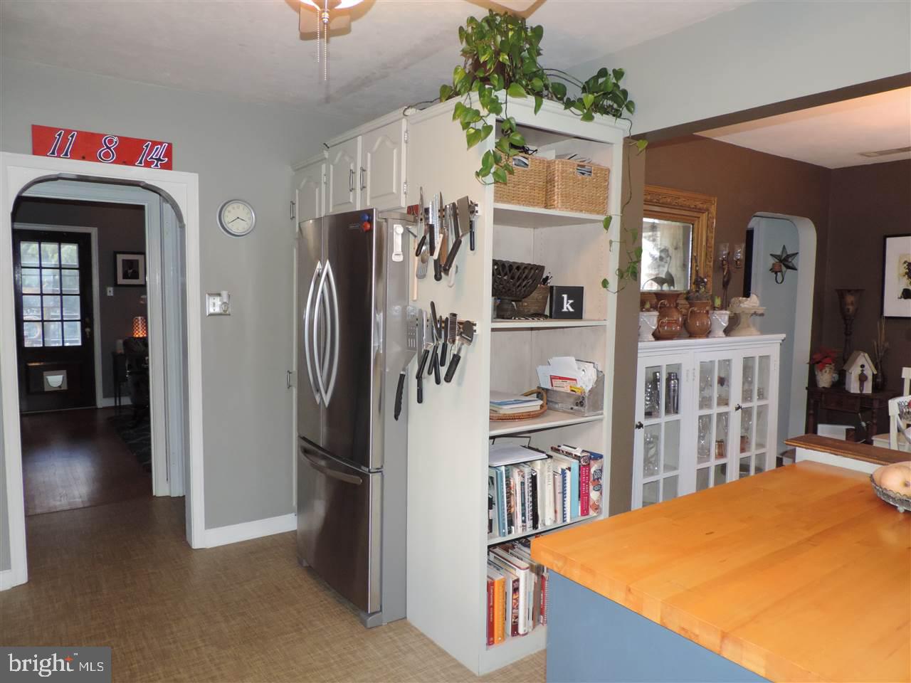 438 Locust Grove Road York, PA 17402 - Photo 9 of 36 Gallery Image 9