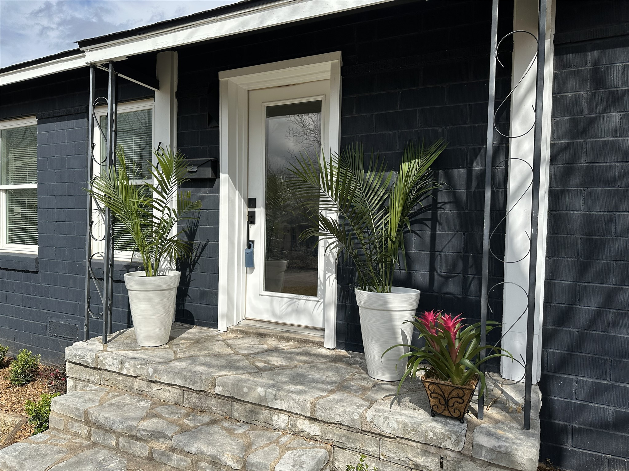 604 East 46th Street Austin, TX 78751 - Photo 3 of 16 a view of a entryway door front of house