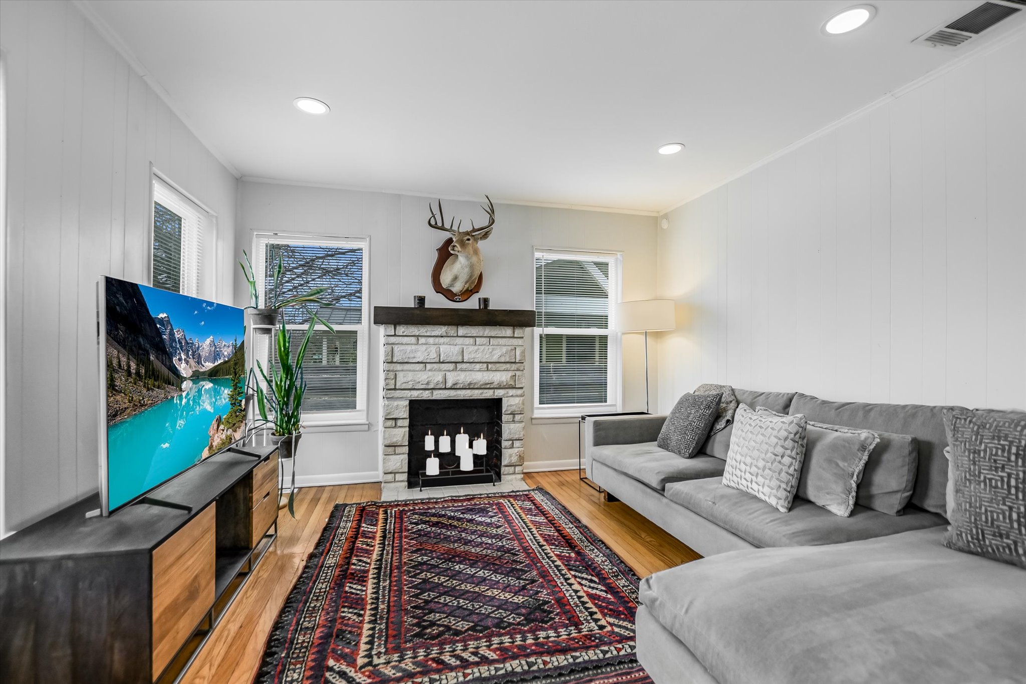 604 East 46th Street Austin, TX 78751 - Photo 4 of 16 a living room with furniture and a fireplace