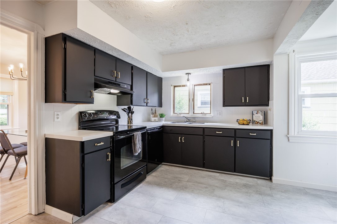 141 Cooper Road Irondequoit, NY 14617 - Photo 13 of 33