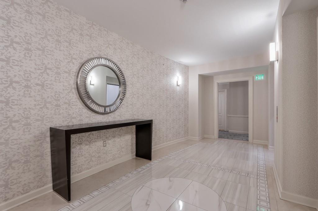 3475 Oak Valley Road Northeast, Unit 530 Atlanta, GA 30326 - Photo 34 of 37 a view of a livingroom with furniture