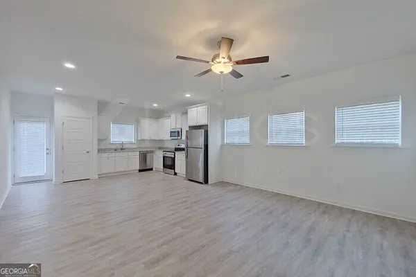$2,195 | 130 English Oak Lane, Warner Robins, GA 31093