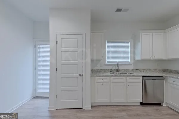 $2,195 | 130 English Oak Lane, Warner Robins, GA 31093