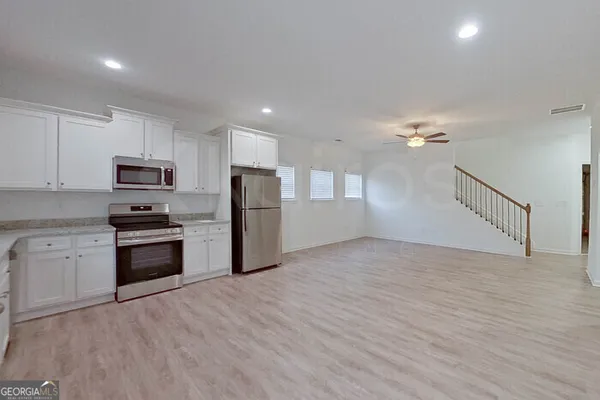 $2,195 | 130 English Oak Lane, Warner Robins, GA 31093