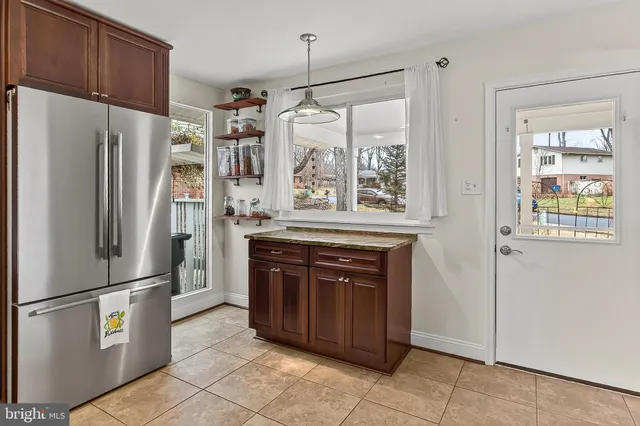 $875,000 | 10016 Raeburn Court, Fairfax, VA 22032