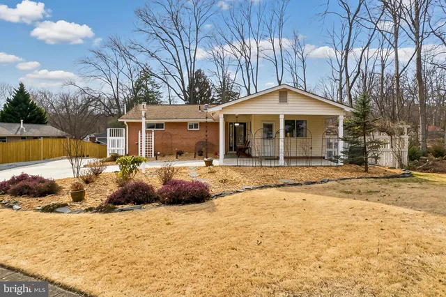 $875,000 | 10016 Raeburn Court, Fairfax, VA 22032