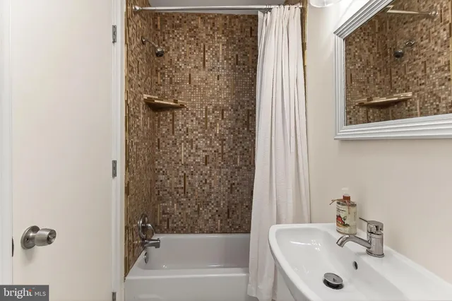 $875,000 | 10016 Raeburn Court, Fairfax, VA 22032