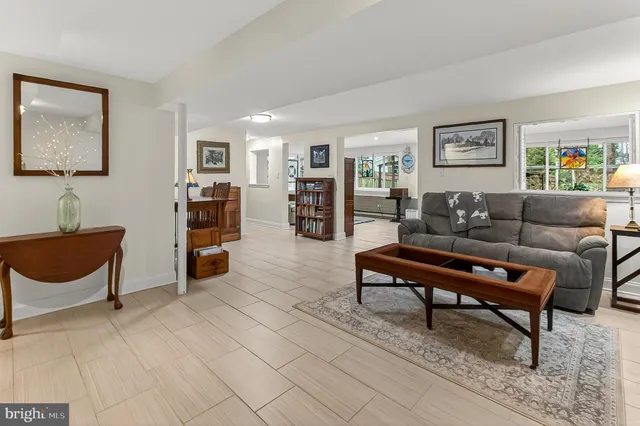 $875,000 | 10016 Raeburn Court, Fairfax, VA 22032