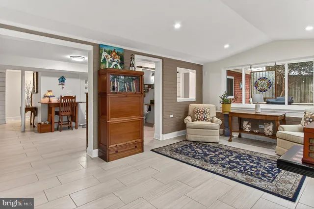 $875,000 | 10016 Raeburn Court, Fairfax, VA 22032