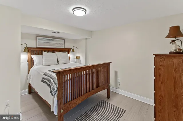 $875,000 | 10016 Raeburn Court, Fairfax, VA 22032