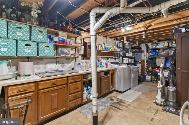 $875,000 | 10016 Raeburn Court, Fairfax, VA 22032