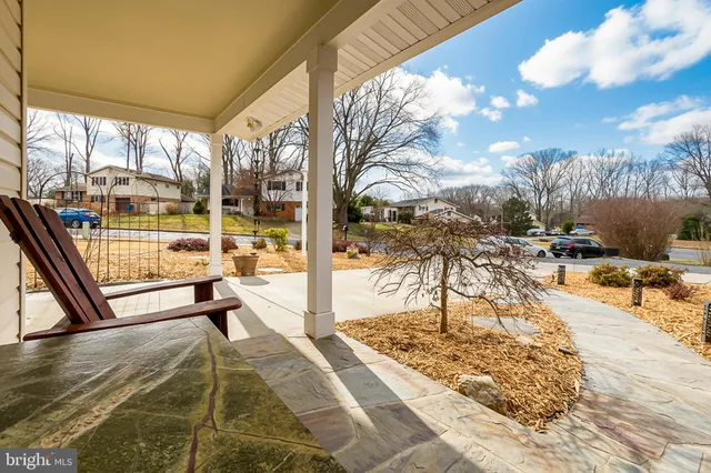 $875,000 | 10016 Raeburn Court, Fairfax, VA 22032