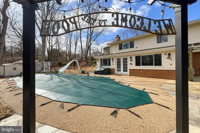 $875,000 | 10016 Raeburn Court, Fairfax, VA 22032