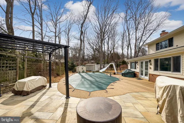 $875,000 | 10016 Raeburn Court, Fairfax, VA 22032