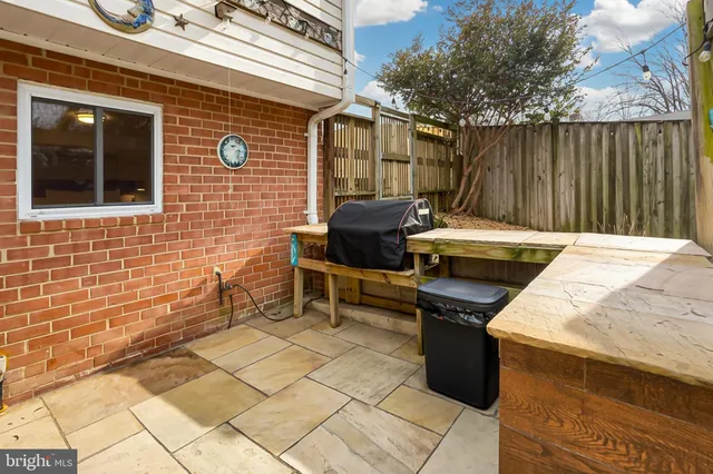 $875,000 | 10016 Raeburn Court, Fairfax, VA 22032