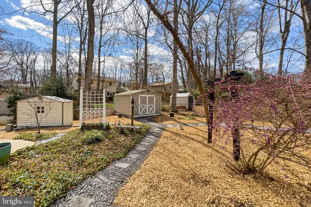 $875,000 | 10016 Raeburn Court, Fairfax, VA 22032