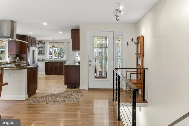 $875,000 | 10016 Raeburn Court, Fairfax, VA 22032