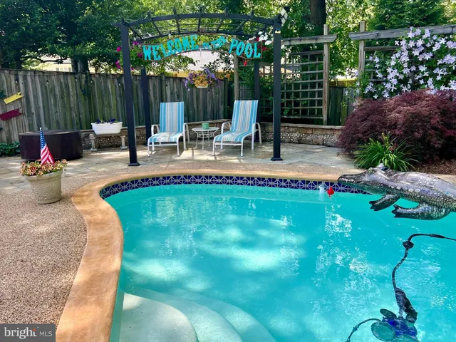 $875,000 | 10016 Raeburn Court, Fairfax, VA 22032