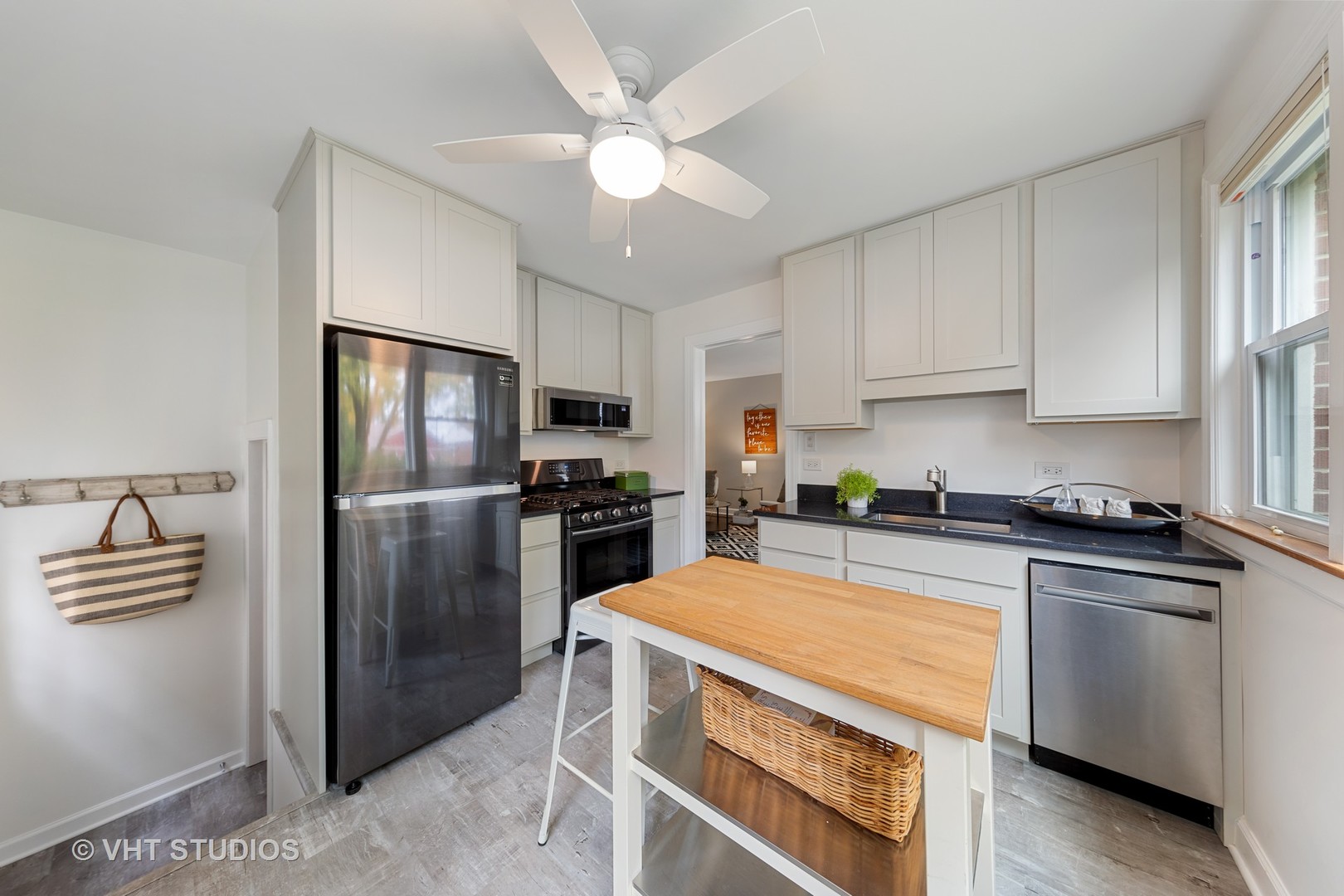 2230 South 11th Avenue North Riverside, IL 60546 - Photo 6 of 17