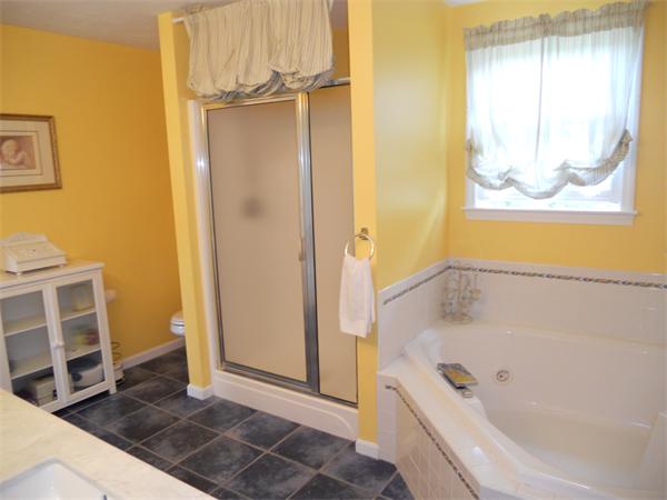 35 Pontiac Road Raynham, MA 02767 - Photo 11 of 21 Gallery Image 11