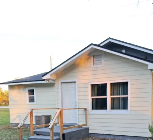 $1,800 | 7625 State Road 207, Elkton, FL 32033