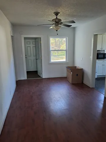 $1,800 | 7625 State Road 207, Elkton, FL 32033