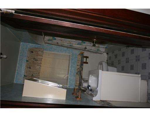 1284 Butler Road Springdale, PA 15144 - Photo 6 of 9 Full Bath. upstairs bath