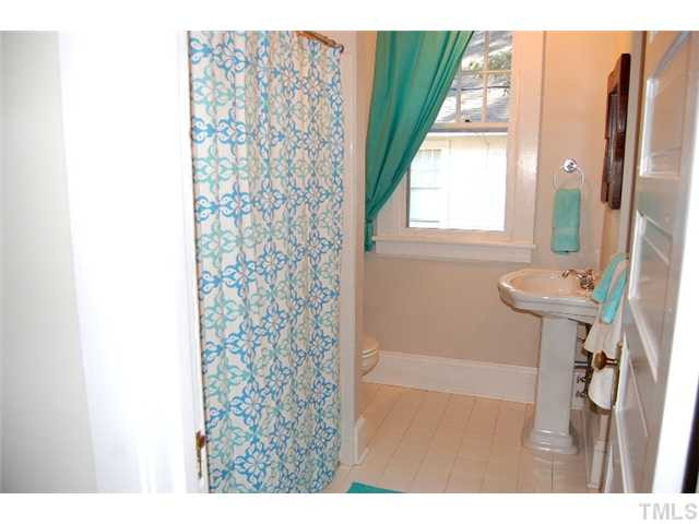 2809 Bedford Avenue Raleigh, NC 27607 - Photo 12 of 14 Bathroom