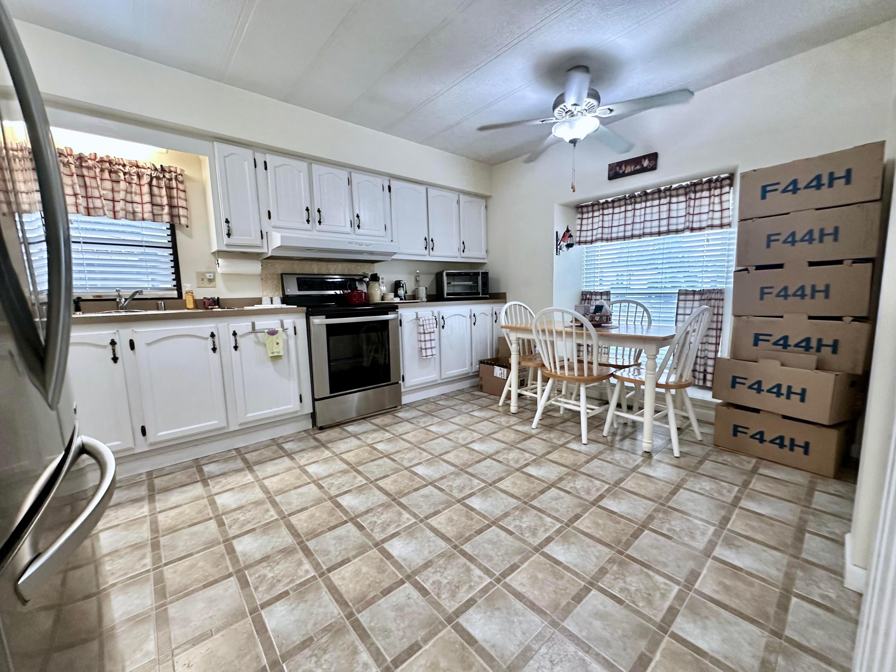 24 Ravine Ridge Drive Delaware, OH 43015 - Photo 17 of 28 Large eat in