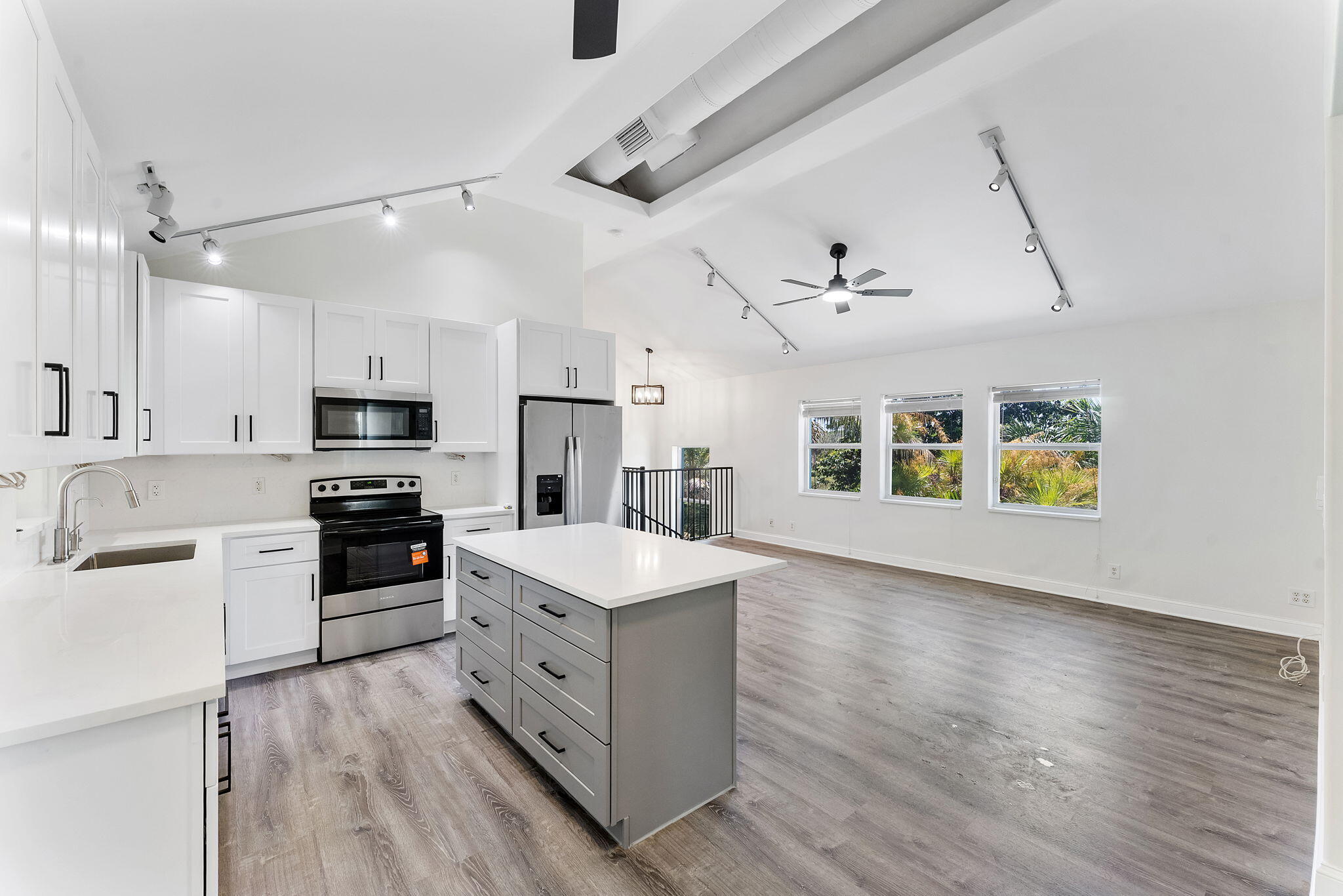 7044 Thompson Road Boynton Beach, FL 33426 - Photo 19 of 43 Nick 17