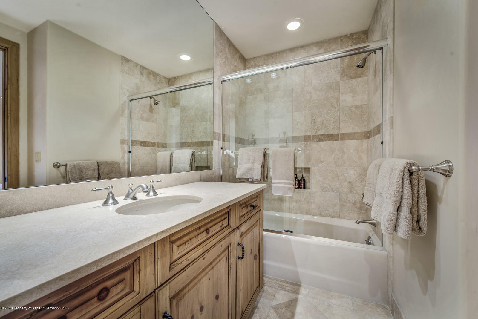 1395 Riverside Drive Aspen, CO 81611 - Photo 20 of 27 Guest Bathrom